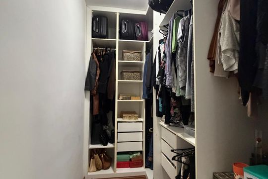 Closet da suíte de casa de condomínio à venda com 4 quartos, 250m² em Buritis, Belo Horizonte