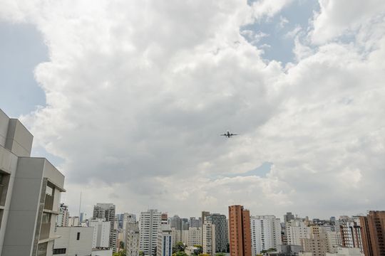 Vista quarto de apartamento para alugar com 1 quarto, 37m² em Indianópolis, São Paulo