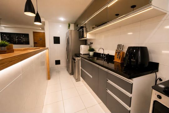 Cozinha de apartamento à venda com 3 quartos, 100m² em Barra da Tijuca, Rio de Janeiro