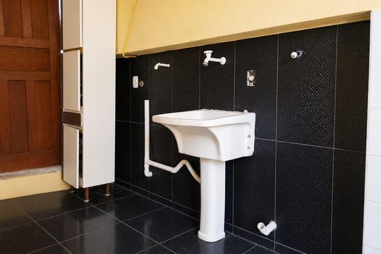Área de serviço de casa para alugar com 2 quartos, 80m² em Estrada da Sauda, Petrópolis