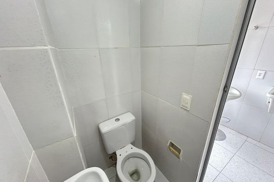 Banheiro de serviço de apartamento para alugar com 2 quartos, 48m² em Cachambi, Rio de Janeiro