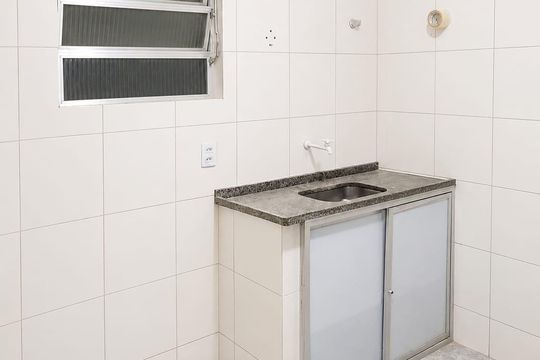 Cozinha de casa para alugar com 2 quartos, 80m² em Estrada da Sauda, Petrópolis