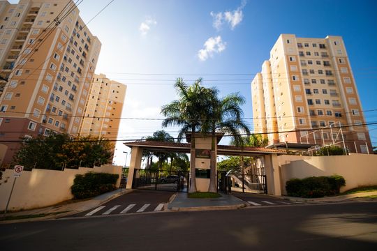 Fachada de apartamento para alugar com 2 quartos, 48m² em Vila Satúrnia, Campinas