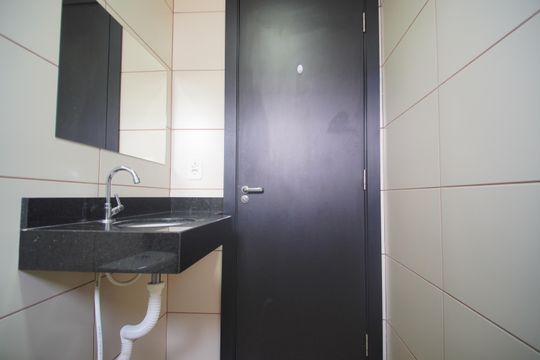Banheiro de apartamento para alugar com 1 quarto, 30m² em Vila Nova, Novo Hamburgo