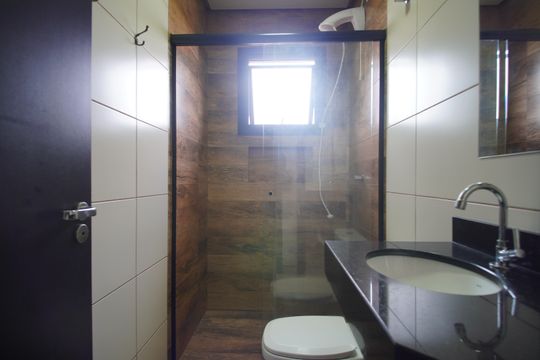 Banheiro de apartamento para alugar com 1 quarto, 30m² em Vila Nova, Novo Hamburgo