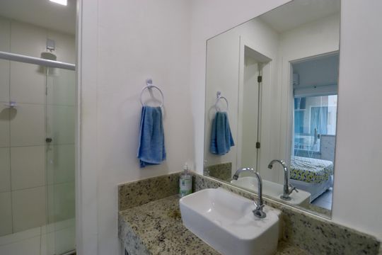 Banheiro de apartamento para alugar com 1 quarto, 67m² em Praia do Flamengo, Salvador