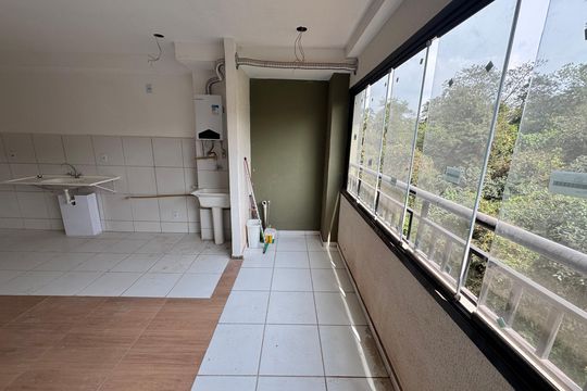 Sacada de apartamento para alugar com 2 quartos, 54m² em Roselândia, Cotia