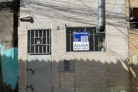Fachada + Placa de casa à venda com 2 quartos, 45m² em Jardim Santana, São Paulo