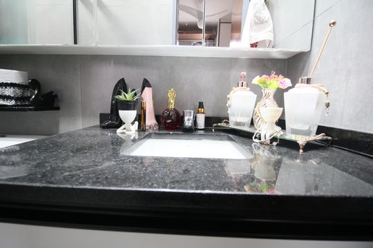 Banheiro Suíte  de apartamento à venda com 2 quartos, 64m² em Jardim Caboré, São Paulo