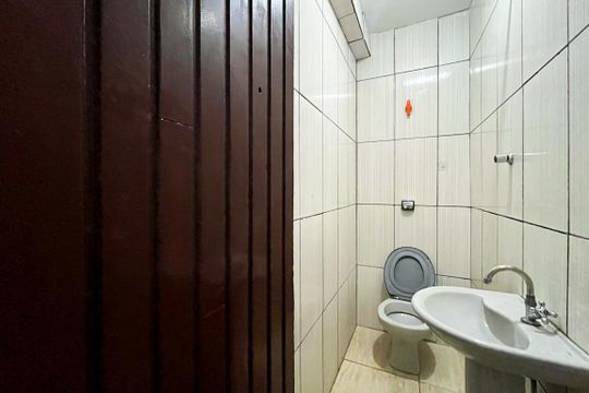 Banheiro de casa para alugar com 1 quarto, 55m² em Vila Zat, São Paulo