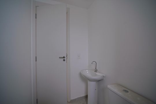 Banheiro de apartamento para alugar com 2 quartos, 42m² em Cidade Antônio Estêvão de Carvalho, São Paulo