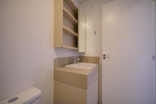 Banheiro da Suíte 2 de apartamento para alugar com 3 quartos, 140m² em Capoeiras, Florianópolis