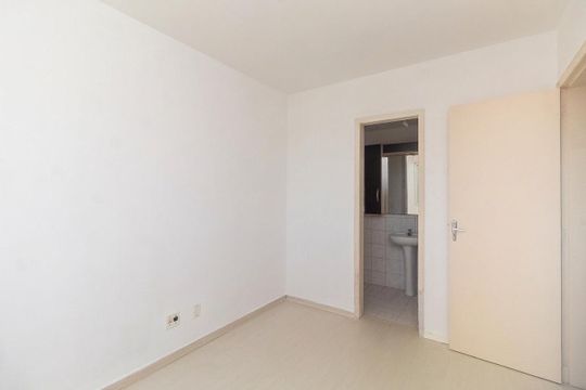 Quarto de apartamento para alugar com 1 quarto, 34m² em Farrapos, Porto Alegre