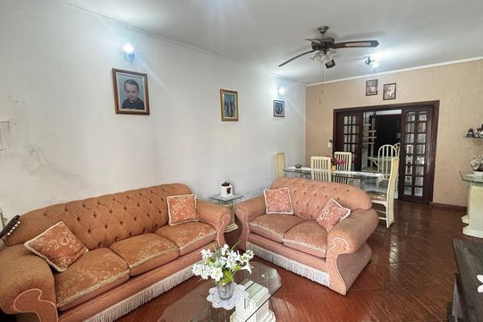 Casa à venda com 3 quartos, 370m² em Vila Leopoldina, Santo André