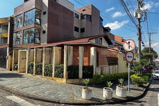 Fachada de casa à venda com 3 quartos, 370m² em Vila Leopoldina, Santo André