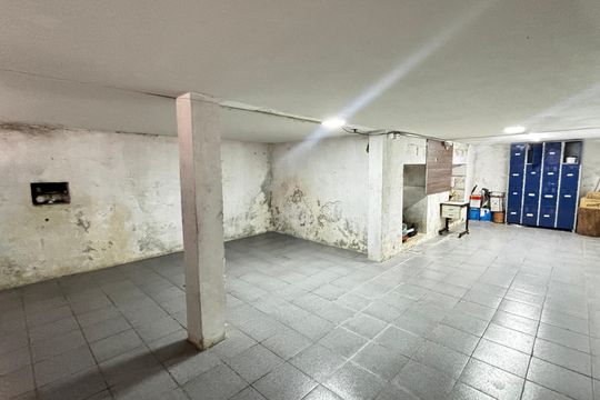 Garagem de casa à venda com 3 quartos, 370m² em Vila Leopoldina, Santo André
