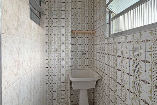 Cozinha e Área de Serviço de apartamento para alugar com 1 quarto, 45m² em Gonzaga, Santos