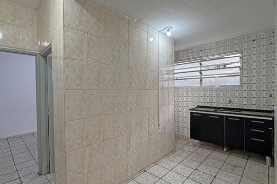 Cozinha e Área de Serviço de apartamento para alugar com 1 quarto, 45m² em Gonzaga, Santos