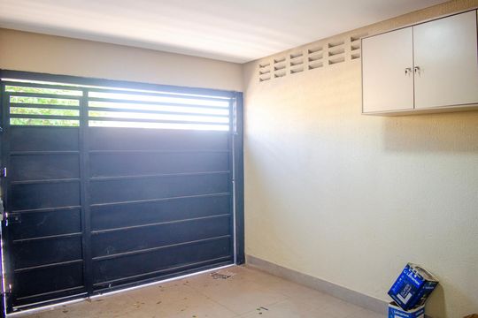 Garagem de apartamento para alugar com 3 quartos, 85m² em Vila Santa Isabel, Goiânia