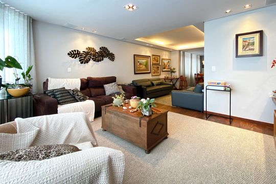 Apartamento à venda com 5 quartos, 165m² em Lourdes, Belo Horizonte
