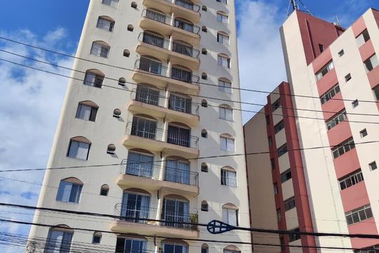 Fachada  de apartamento à venda com 2 quartos, 179m² em Vila Nivi, São Paulo