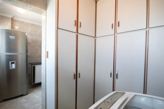 Área de Serviço de apartamento à venda com 2 quartos, 179m² em Vila Nivi, São Paulo