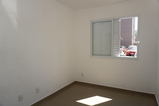 Quarto de apartamento para alugar com 2 quartos, 38m² em Jardim de Lourdes, Embu das Artes