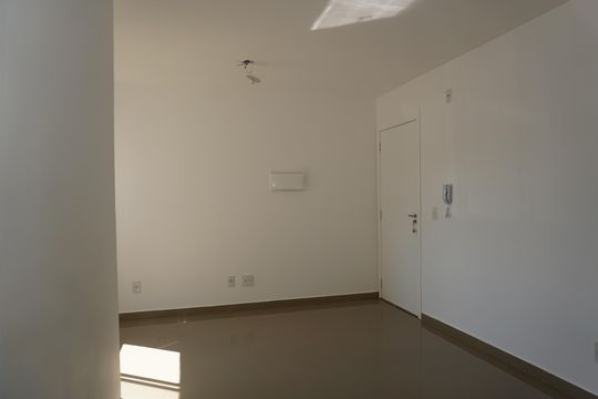 Sala de apartamento para alugar com 2 quartos, 38m² em Jardim de Lourdes, Embu das Artes