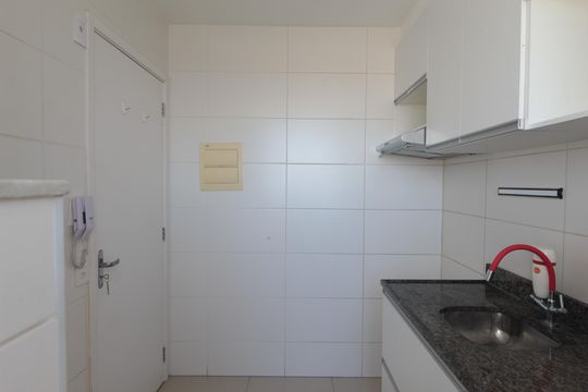 Cozinha e Área de Serviço de apartamento à venda com 2 quartos, 56m² em Planalto, Belo Horizonte