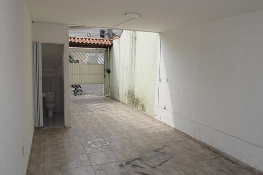Garagem de casa à venda com 2 quartos, 103m² em Chácara Seis de Outubro, São Paulo