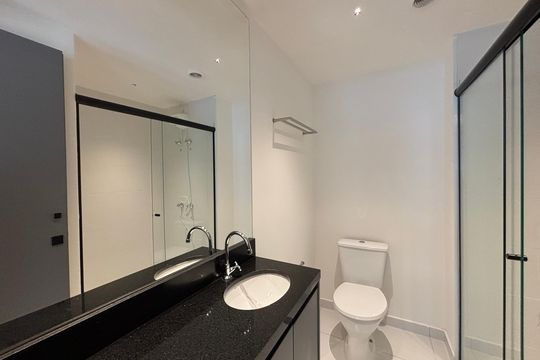 Studio Banheiro  de kitnet/studio para alugar com 1 quarto, 26m² em Pinheiros, São Paulo