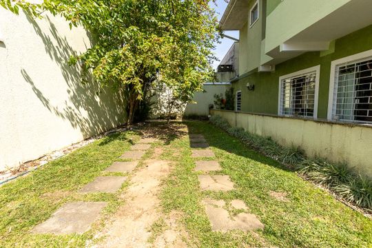 Área comum de casa de condomínio à venda com 4 quartos, 139m² em Uberaba, Curitiba