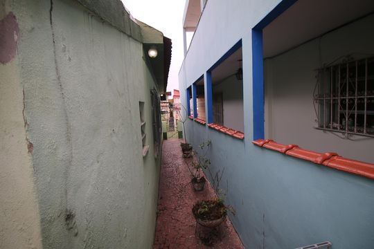 Corredor lateral de casa à venda com 3 quartos, 300m² em Vila da Penha, Rio de Janeiro