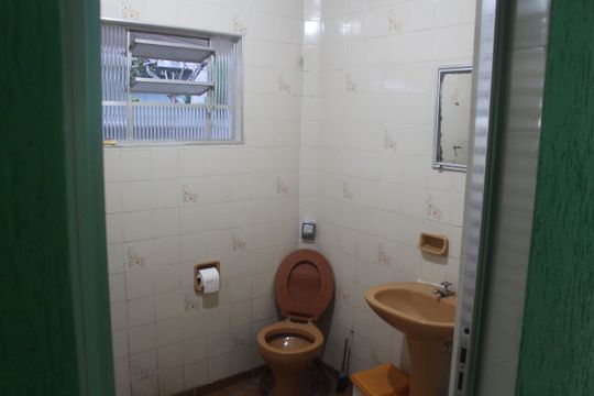 Banheiro 2 de casa à venda com 3 quartos, 315m² em Osvaldo Cruz, São Caetano do Sul