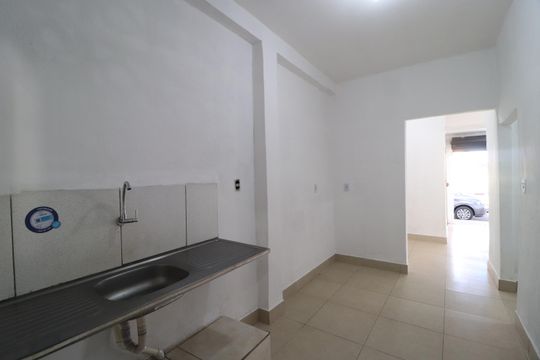 Cozinha de kitnet/studio para alugar com 1 quarto, 45m² em Santa Mônica, Uberlândia
