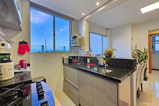 Cozinha de apartamento à venda com 2 quartos, 120m² em Cinquentenario, Belo Horizonte