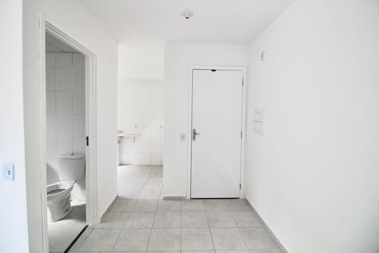 Corredor  de apartamento para alugar com 2 quartos, 55m² em Jardim Lourdes, Ferraz de Vasconcelos
