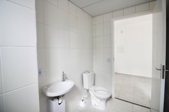 Banheiro  de apartamento para alugar com 2 quartos, 55m² em Jardim Lourdes, Ferraz de Vasconcelos