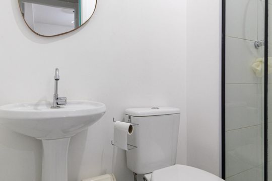 Banheiro de apartamento à venda com 2 quartos, 34m² em Vila Nova Curuca, São Paulo