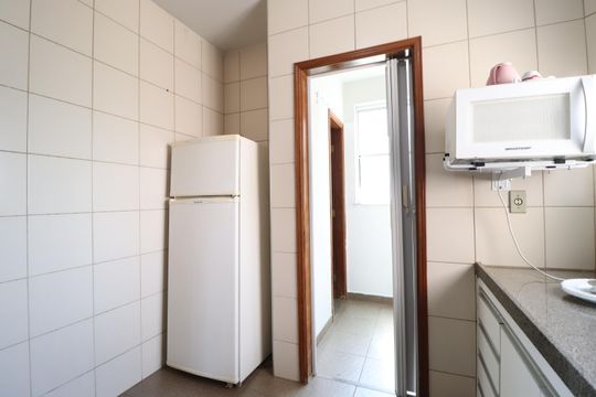 Cozinha de apartamento para alugar com 2 quartos, 62m² em Saraiva, Uberlândia