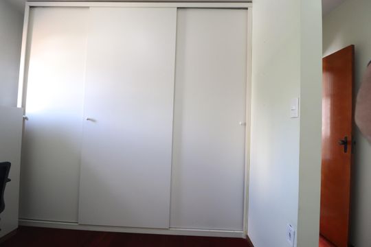 Quarto 1 de apartamento para alugar com 2 quartos, 62m² em Saraiva, Uberlândia