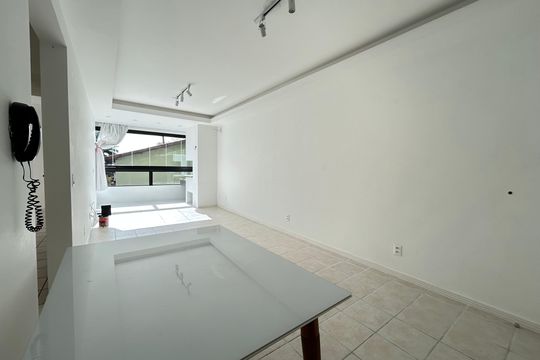 Apartamento para alugar com 2 quartos, 77m² em Lagoa da Conceição, Florianópolis