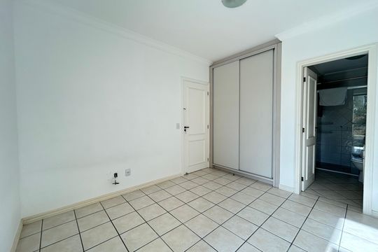 Suíte de apartamento para alugar com 2 quartos, 77m² em Lagoa da Conceição, Florianópolis