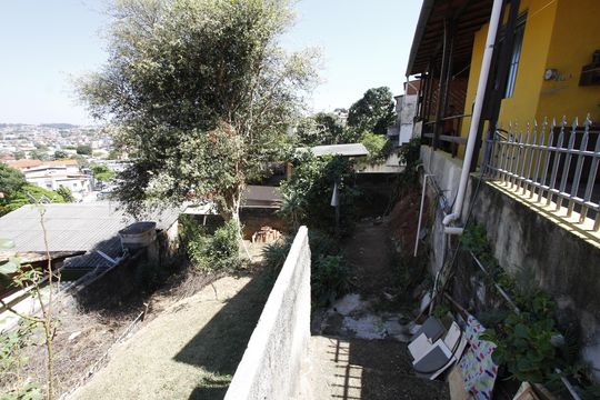 Área externa de casa à venda com 5 quartos, 509m² em Salgado Filho, Belo Horizonte