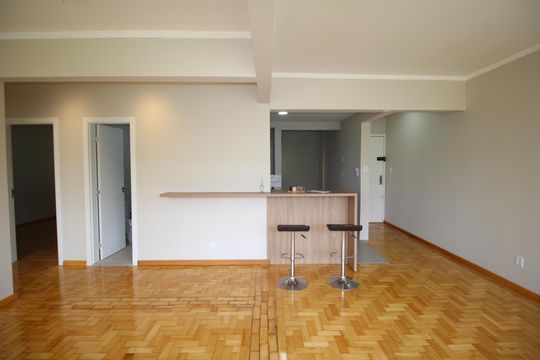 Sala de apartamento à venda com 2 quartos, 86m² em Centro Histórico, Porto Alegre