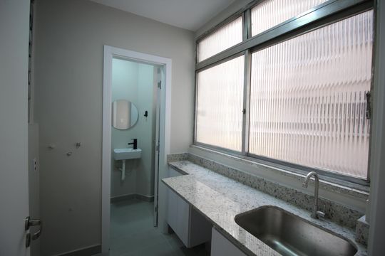 Área de Serviço de apartamento à venda com 2 quartos, 86m² em Centro Histórico, Porto Alegre