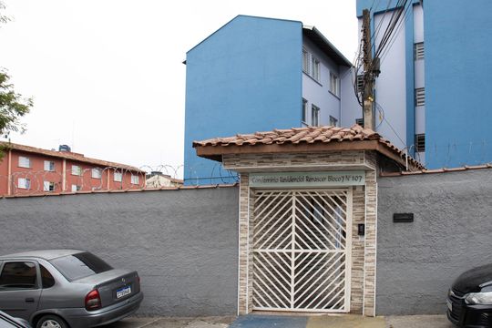 Fachada de apartamento para alugar com 2 quartos, 46m² em Jardim Etelvina, São Paulo