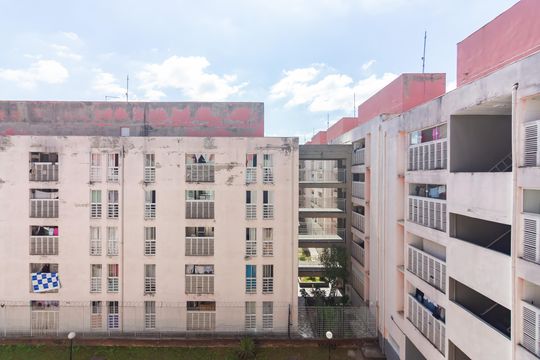 Vista  de apartamento para alugar com 2 quartos, 56m² em Piratininga, Osasco