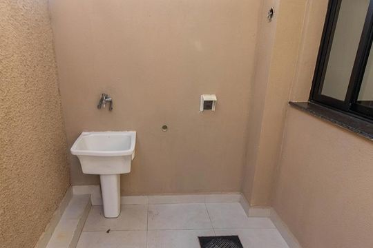 Área de serviço de casa de condomínio para alugar com 2 quartos, 85m² em Chácara Primavera, Campinas