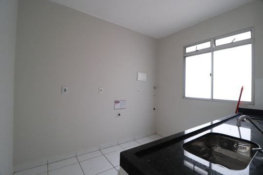 Cozinha de apartamento para alugar com 2 quartos, 49m² em Shopping Park, Uberlândia